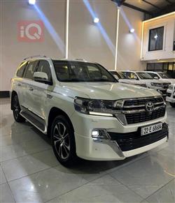 تۆیۆتا لاند کروزەر